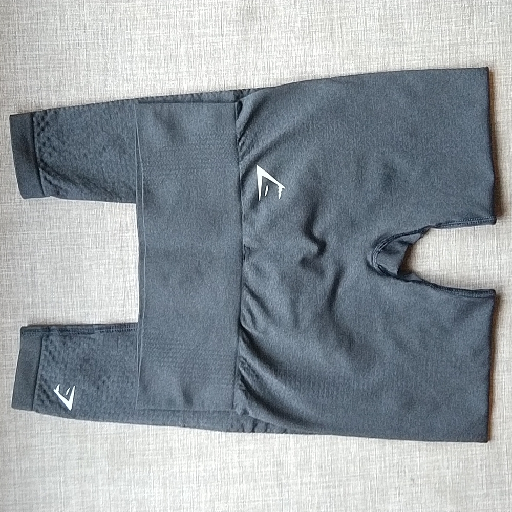 Gymshark Cropped Dark Gray Leggings XS